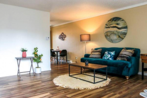 Charming Entire House + Parking